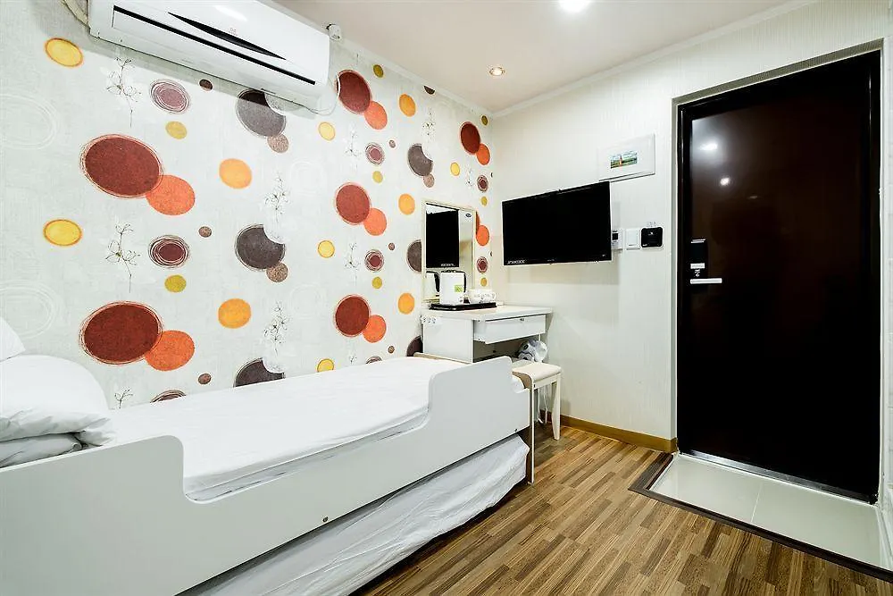 Chloe Hostel Seoul