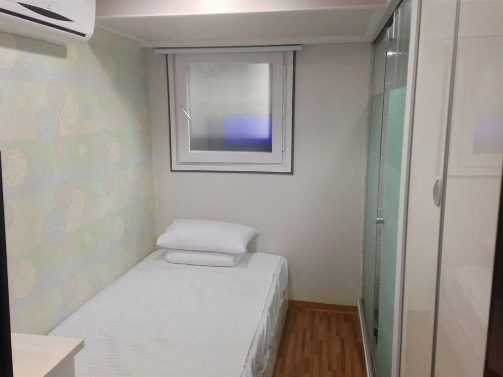 Chloe Hostel Seoul