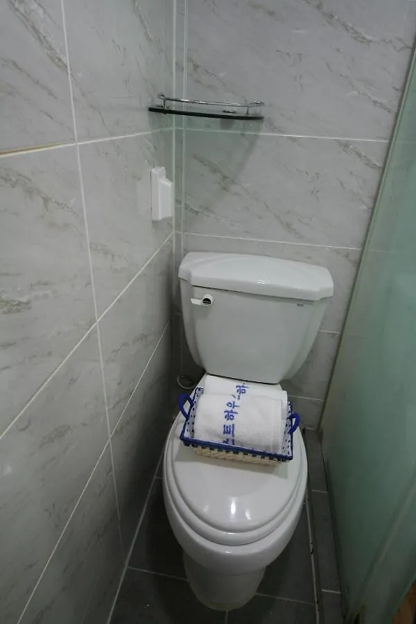 Chloe Hostel Seoul