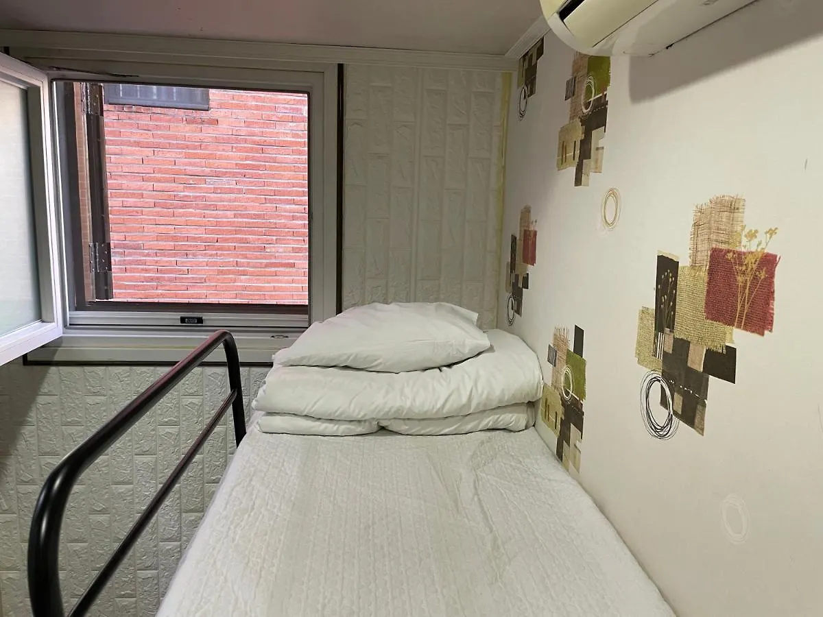 Chloe Hostel Seoul South Korea